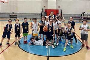 boys basketball group photo
